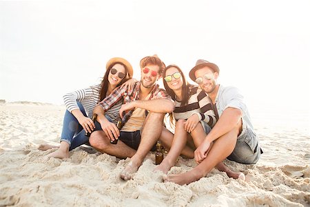 sunset drinking beer - Friends at the beach enjoying the summer Stock Photo - Budget Royalty-Free & Subscription, Code: 400-08732090