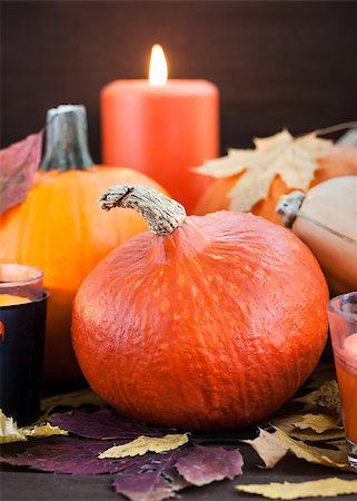 simsearch:400-03938737,k - Decorative halloween pumpkins and candles Photographie de stock - Aubaine LD & Abonnement, Code: 400-08732575