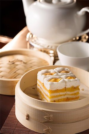 simsearch:400-04025064,k - Chinese Dim Sum with Chinese Tea Set Stock Photo - Budget Royalty-Free & Subscription, Code: 400-08733116