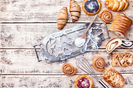 simsearch:400-04236045,k - Delicious Christmas holiday baking background with ingredients and utensils Foto de stock - Super Valor sin royalties y Suscripción, Código: 400-08749081