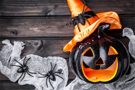 simsearch:400-04297954,k - Traditional, spooky and scary halloween holiday background Stockbilder - Microstock & Abonnement, Bildnummer: 400-08754485