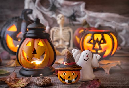 simsearch:400-04297954,k - Traditional, spooky and scary halloween holiday background Stockbilder - Microstock & Abonnement, Bildnummer: 400-08754498