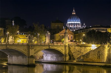 view of Ponte Vittorio Emanuele II and St. Peter's Basilica in evening, Rome Foto de stock - Royalty-Free Super Valor e Assinatura, Número: 400-08755404