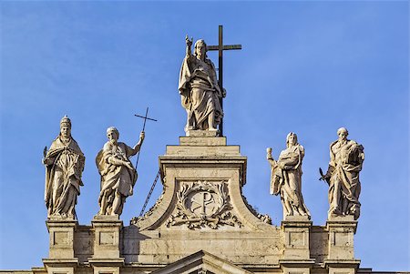 simsearch:400-08751261,k - The Papal Archbasilica of St. John Lateran is the cathedral church and the official ecclesiastical seat of the Bishop of Rome, who is the Pope. Facade of the basilica Fotografie stock - Microstock e Abbonamento, Codice: 400-08755408