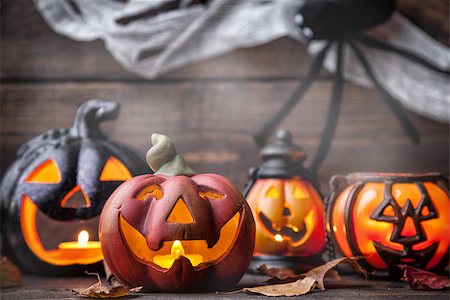 simsearch:400-04297954,k - Traditional, spooky and scary halloween holiday background Stockbilder - Microstock & Abonnement, Bildnummer: 400-08755937