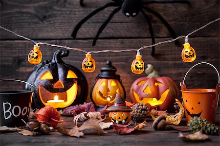 simsearch:400-04297954,k - Traditional, spooky and scary halloween holiday background Stockbilder - Microstock & Abonnement, Bildnummer: 400-08755938