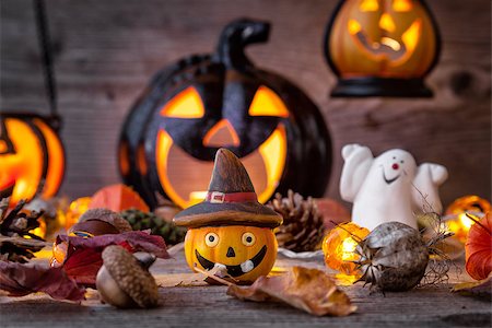 simsearch:400-04297954,k - Traditional, spooky and scary halloween holiday background Stockbilder - Microstock & Abonnement, Bildnummer: 400-08755945