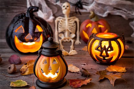 simsearch:400-04297954,k - Traditional, spooky and scary halloween holiday background Stockbilder - Microstock & Abonnement, Bildnummer: 400-08755949