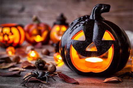 simsearch:400-04297954,k - Traditional, spooky and scary halloween holiday background Stockbilder - Microstock & Abonnement, Bildnummer: 400-08755952