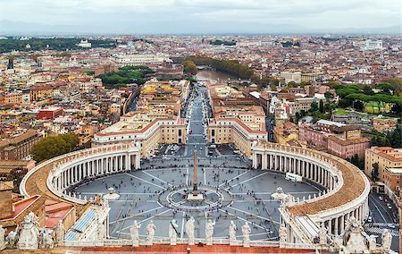 View of St. Peter Square and Rome from the Dome of St. Peter Basilica, Vatican Foto de stock - Royalty-Free Super Valor e Assinatura, Número: 400-08751263