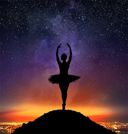 simsearch:400-04283453,k - Dancer in a pose of classical dance on pointe on a mountain Stockbilder - Microstock & Abonnement, Bildnummer: 400-08771337