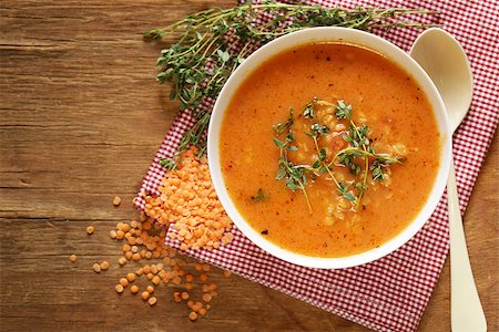 simsearch:400-08786286,k - homemade tasty red lentil soup with thyme Fotografie stock - Microstock e Abbonamento, Codice: 400-08786286