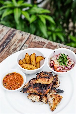 piri piri portuguese roast chicken with african jindungo spicy sauce meal Photographie de stock - Aubaine LD & Abonnement, Code: 400-08787422