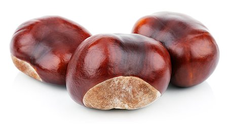 simsearch:400-07289954,k - Three chestnuts isolated on white background Foto de stock - Royalty-Free Super Valor e Assinatura, Número: 400-08788266