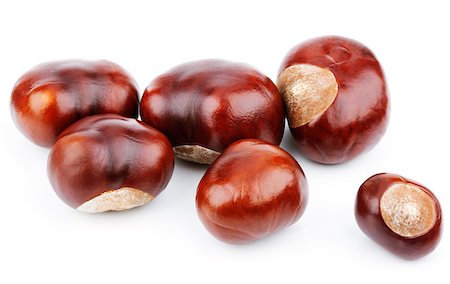 simsearch:400-07289954,k - Group of chestnuts isolated on white background Foto de stock - Royalty-Free Super Valor e Assinatura, Número: 400-08788267