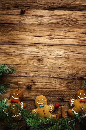 simsearch:400-07614271,k - Christmas food. Gingerbread man cookies in Christmas setting. Xmas dessert Foto de stock - Royalty-Free Super Valor e Assinatura, Número: 400-08788320
