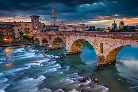 simsearch:400-08794882,k - Image of Verona, Italy during summer sunset. Photographie de stock - Aubaine LD & Abonnement, Code: 400-08794883