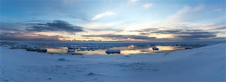 simsearch:400-05361285,k - Arctic views in south Spitsbergen. Around the fjord Hornsund.. Photographie de stock - Aubaine LD & Abonnement, Code: 400-08791297