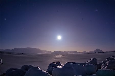 simsearch:400-05361285,k - Arctic views in south Spitsbergen. Around the fjord Hornsund.. Photographie de stock - Aubaine LD & Abonnement, Code: 400-08791302