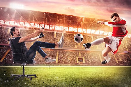 simsearch:400-08936098,k - Boy with joystick plays with soccer video game Foto de stock - Super Valor sin royalties y Suscripción, Código: 400-08792786