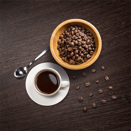 simsearch:400-05382322,k - Top view of coffee attributes on a wooden background Stockbilder - Microstock & Abonnement, Bildnummer: 400-08792939