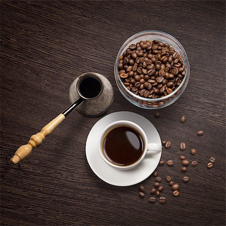 simsearch:400-05382322,k - Top view of coffee attributes on a wooden background Stockbilder - Microstock & Abonnement, Bildnummer: 400-08792940