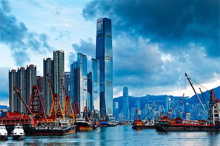 simsearch:400-05901633,k - International Commerce Center ICC Building Kowloon Hong Kong Harbor with cargo ship Foto de stock - Super Valor sin royalties y Suscripción, Código: 400-08805986