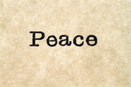 simsearch:400-08078286,k - A close up image of the word peace from a typewriter Foto de stock - Super Valor sin royalties y Suscripción, Código: 400-08805998