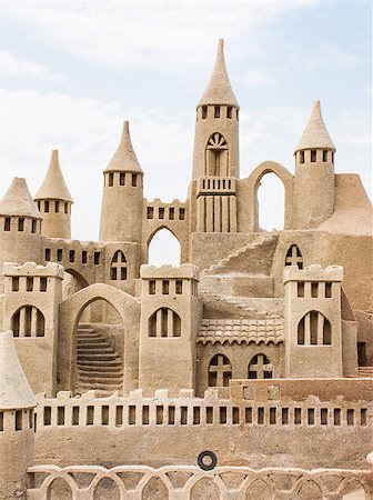 simsearch:400-04389918,k - Grand sandcastle on the beach during a summer day Photographie de stock - Aubaine LD & Abonnement, Code: 400-08808473