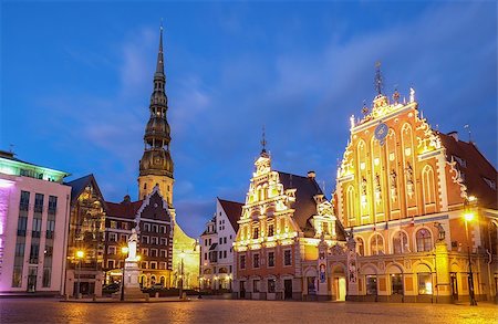riga statues - St. Peter's Church and the House of the Blackheads. Riga, Latvia, Europe Stock Photo - Budget Royalty-Free & Subscription, Code: 400-08809530