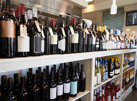simsearch:693-03314446,k - Bottles Of Wine On Display In Delicatessen Stock Photo - Budget Royalty-Free & Subscription, Code: 400-08838418