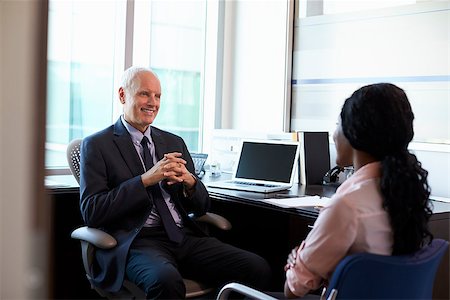 Doctor In Consultation With Female Patient In Office Photographie de stock - Aubaine LD & Abonnement, Code: 400-08839361