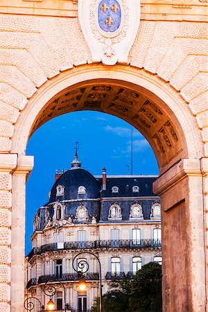 simsearch:400-08887795,k - Porte du Peyrou - triumphal arch in Montpellier. Montpellier, Occitanie, France. Stock Photo - Budget Royalty-Free & Subscription, Code: 400-08831341