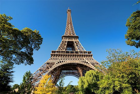 simsearch:400-07112628,k - Eiffel Tower and trees in park of Paris, France Photographie de stock - Aubaine LD & Abonnement, Code: 400-08865029