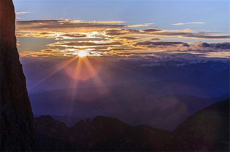 simsearch:400-08111064,k - Cloudy sunset over Dolomites mountains. Italian Dolomites Foto de stock - Super Valor sin royalties y Suscripción, Código: 400-08861875