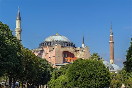 Hagia Sophia is a former Orthodox patriarchal basilica, later a mosque, and now a museum in Istanbul, Turkey. Foto de stock - Royalty-Free Super Valor e Assinatura, Número: 400-08862153