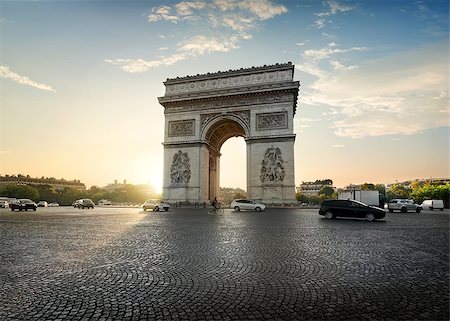 Traffic on Avenue de la Grande Armee near Arc de Triomphe in Paris, France Foto de stock - Super Valor sin royalties y Suscripción, Código: 400-08862395