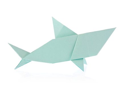 simsearch:400-09170569,k - Shark of origami, isolated on white background Foto de stock - Super Valor sin royalties y Suscripción, Código: 400-08888545