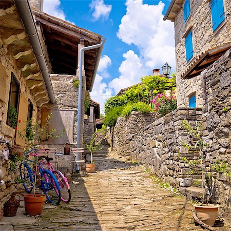 simsearch:400-05728180,k - Town of Hum colorful old stone street, Istria, Croatia Stockbilder - Microstock & Abonnement, Bildnummer: 400-08889877
