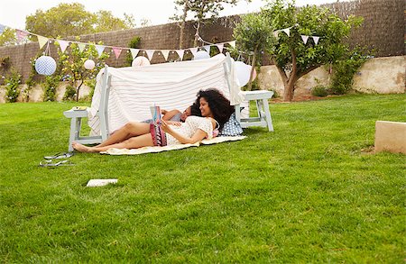 simsearch:400-08891803,k - Mother And Daughter Playing In Home Made Garden Den Stock Photo - Budget Royalty-Free & Subscription, Code: 400-08891699