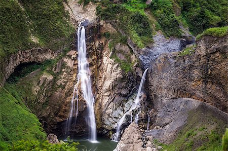 Waterfalls along the Waterfall route near Banos, Ecuador Photographie de stock - Aubaine LD & Abonnement, Code: 400-08892758