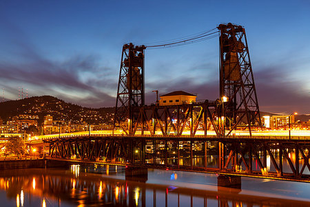 simsearch:400-04748524,k - Traffic Light Trails on Steel Bridge over Willamette River in downtown Portland Oregon during blue hour Stock Photo - Budget Royalty-Free & Subscription, Code: 400-08892924