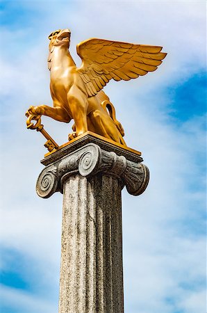eagle statues - Griffin sculpture on  pedestal on the background the sky. Stock Photo - Budget Royalty-Free & Subscription, Code: 400-08916949