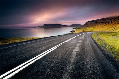 simsearch:400-04083138,k - Beautiful road in the incredible landscapes of Iceland Foto de stock - Super Valor sin royalties y Suscripción, Código: 400-08936148