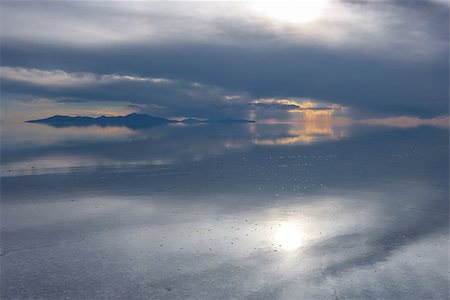 simsearch:400-08956842,k - Sunset in Salar de Uyuni salt flats desert, Andes Altiplano, Bolivia Stock Photo - Budget Royalty-Free & Subscription, Code: 400-08956841