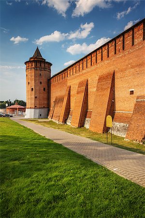 simsearch:400-06638923,k - defensive wall and tower of the Kolomna Kremlin, Russia Foto de stock - Royalty-Free Super Valor e Assinatura, Número: 400-08967990