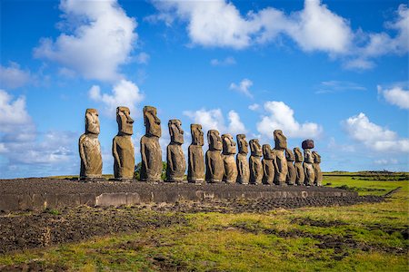 simsearch:400-09065190,k - Moais statues, ahu Tongariki, easter island, Chile Stockbilder - Microstock & Abonnement, Bildnummer: 400-08963353