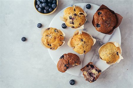 simsearch:400-08735386,k - Homemade muffins with blueberries. Top view. Grey stone background. Copy space. Foto de stock - Super Valor sin royalties y Suscripción, Código: 400-08963829