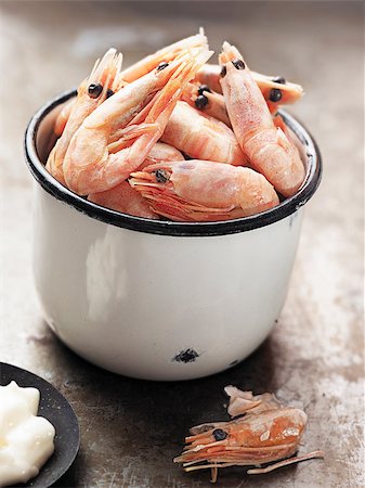 simsearch:400-08997094,k - close up of rustic english pub grub pint of prawns Foto de stock - Super Valor sin royalties y Suscripción, Código: 400-08997096