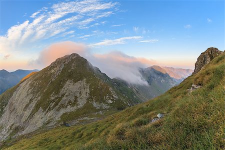 simsearch:400-07302061,k - Sunrise in Fagaras Mountains. Southern Carpathians, Romania Foto de stock - Royalty-Free Super Valor e Assinatura, Número: 400-09009100